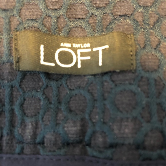 Ann Taylor Marisa Navy blue ankle pants. Size 4 - Picture 8 of 8